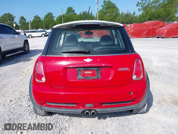 2006 MINI Hardtop S с VIN WMWRE33586TN27239, выставлен на аукционе IAAI как лот 42775957 с пробегом 165 133 миль миль и . История ставок и продаж доступна на DreamBid. Изображение 17.