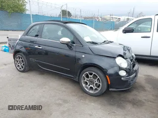 2012 FIAT 500 Lounge z VIN 3C3CFFER4CT187857, wystawiony jako IAAI lot #42193503 z przebiegiem 130 077 mil mil oraz . Historia ofert i sprzedaży dostępna na DreamBid. Obrazek 1.