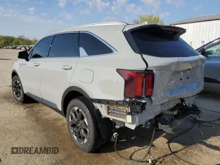 2024 Kia Sorento S z VIN 5XYRL4JC2RG300595, wystawiony jako Copart lot #54080075 z przebiegiem 9400 mil mil oraz Szkoda całkowita • Salvage title. Historia ofert i sprzedaży dostępna na DreamBid. Obrazek 2.