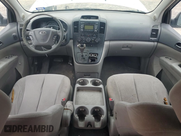 2011 Kia Sedona LX with VIN KNDMG4C71B6366658, listed as a Copart auction lot 70385304 with 356,705 mi miles and Clean Title. Bid and sale history available at carsss.com. Image 8.
