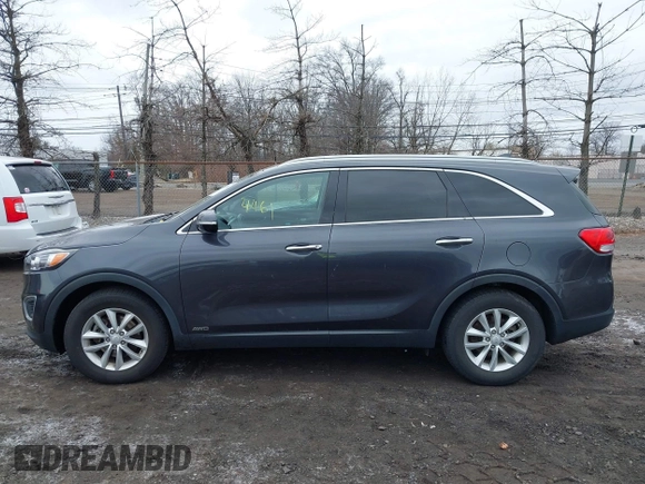 2018 Kia Sorento LX with VIN 5XYPGDA3XJG339502, listed as a IAAI auction lot 41724461 with 58,849 mi miles. Bid and sale history available at carsss.com. Image 14.