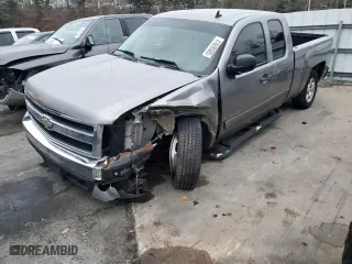 2008 Chevrolet Silverado 1500 LT w/2LT with VIN 2GCEC19J881210019, listed as a Copart auction lot 41699385 with 168,940 mi miles and Salvage Title. Bid and sale history available at carsss.com. Image 1.