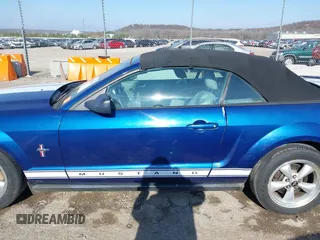2008 Ford Mustang Deluxe with VIN 1ZVHT84N685117737, listed as a IAAI auction lot 41086449 with 215,136 mi miles and . Bid and sale history available at carsss.com. Image 14.