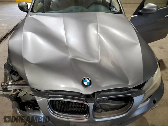 2009 BMW 3 Series 328i xDrive with VIN WBAPK53519A511752, listed as a Copart auction lot 60935025 with 129,307 mi miles and Salvage title. Bid and sale history available at DreamBid. Image 11.