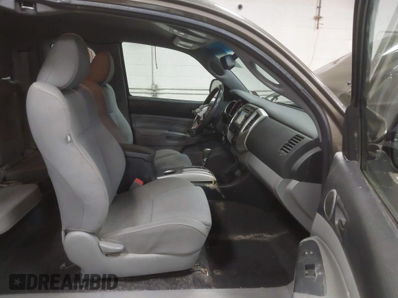 2013 Toyota Tacoma with VIN 5TFUU4EN3DX055489, listed as a IAAI auction lot 41247213 with 58,570 mi miles and . Bid and sale history available at DreamBid. Image 5.