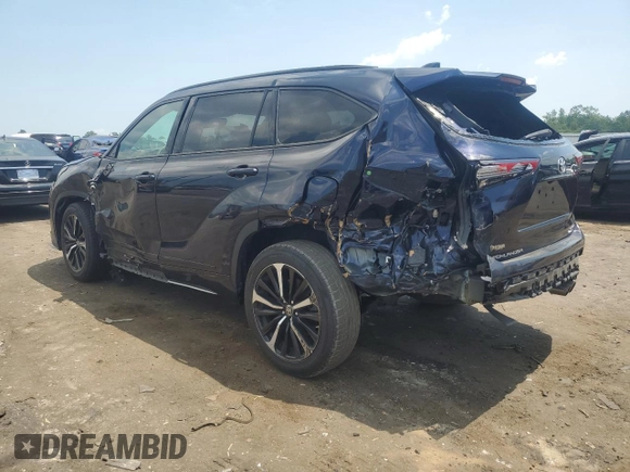 2021 Toyota Highlander XSE with VIN 5TDJZRBH1MS059191, listed as a Copart auction lot 61137125 with 44,747 mi miles and Salvage title. Bid and sale history available at DreamBid. Image 2.