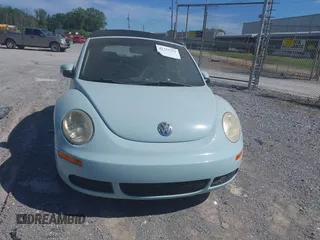 2006 Volkswagen Beetle z VIN 3VWRF31Y36M319679, wystawiony jako IAAI lot #42323751 z przebiegiem 144 832 mil mil oraz . Historia ofert i sprzedaży dostępna na DreamBid. Obrazek 6.