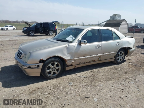 2002 Mercedes-Benz E-Class with VIN WDBJF65J82B413278, listed as a IAAI auction lot 41838880 with 1 mi miles. Bid and sale history available at carsss.com. Image 17.