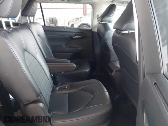 2023 Toyota Highlander L with VIN 5TDKDRAH8PS511517, listed as a IAAI auction lot 42303066 with 39,959 mi miles and . Bid and sale history available at DreamBid. Image 8.