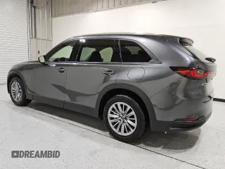 2024 Mazda CX-90 Preferred z VIN JM3KKBHDXR1148449, wystawiony jako Copart lot #55865375 z przebiegiem 28 915 mil mil oraz Tytuł czysty. Historia ofert i sprzedaży dostępna na DreamBid. Obrazek 2.