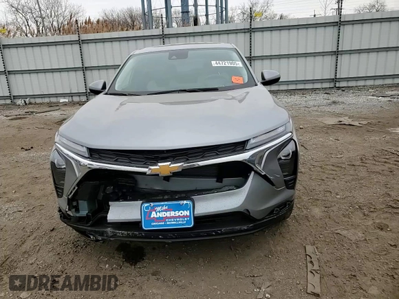 2025 Chevrolet Trax LS with VIN KL77LFEP8SC149835, listed as a Copart auction lot 44721905 with Not Provided miles and Salvage Title. Bid and sale history available at DreamBid. Image 12.