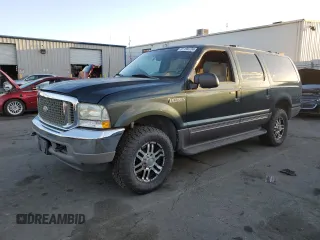 2002 Ford Excursion XLT with VIN 1FMNU41SX2EA41688, listed as a Copart auction lot 81190734 with 105,471 mi miles and Clean Title. Bid and sale history available at DreamBid. Image 1.