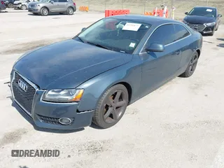 2009 Audi A5 z VIN WAUDK78T09A017324, wystawiony jako IAAI lot #41792872 z przebiegiem 212 612 mil mil oraz . Historia ofert i sprzedaży dostępna na DreamBid. Obrazek 2.
