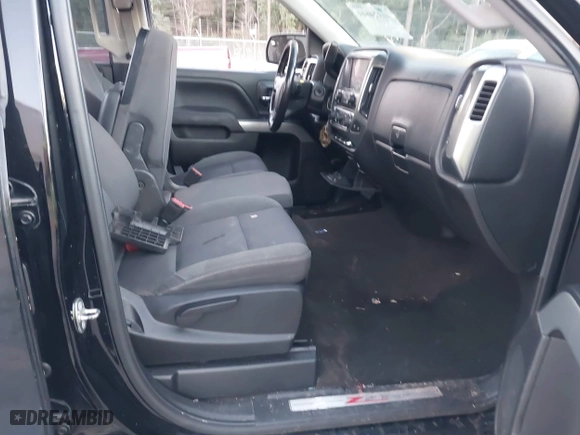 2018 Chevrolet Silverado 1500 LT with VIN 1GCVKREH9JZ115468, listed as a IAAI auction lot 40924644 with 213,059 mi miles. Bid and sale history available at carsss.com. Image 5.