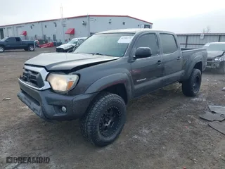 2015 Toyota Tacoma with VIN 3TMMU4FN0FM085444, listed as a IAAI auction lot 41388229 with 139,802 mi miles. Bid and sale history available at carsss.com. Image 18.