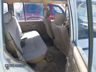 1990 Mitsubishi Montero z VIN JA4GJ31S0LJ009870, wystawiony jako IAAI lot #42192378 z przebiegiem 200 028 mil mil oraz . Historia ofert i sprzedaży dostępna na DreamBid. Obrazek 8.