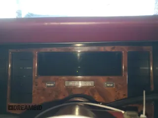 1993 Cadillac Fleetwood z VIN 1G6DW5270PR704750, wystawiony jako Copart lot #88751055 z przebiegiem Nie podano mil oraz Szkody całkowita. Historia ofert i sprzedaży dostępna na DreamBid. Obrazek 9.