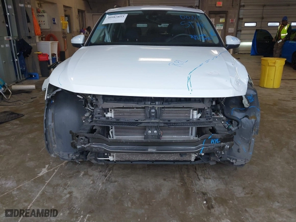 2021 Volkswagen Tiguan SE with VIN 3VV2B7AX1MM142501, listed as a IAAI auction lot 40983853 with 45,121 mi miles. Bid and sale history available at carsss.com. Image 6.