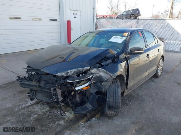 2011 Volkswagen Jetta Sedan SEL w/Sunroof PZEV with VIN 3VWLZ7AJ7BM361967, listed as a IAAI auction lot 41697537 with 1 mi miles. Bid and sale history available at carsss.com. Image 2.