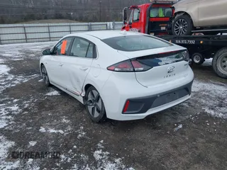 2020 Hyundai Ioniq SEL z VIN KMHC85LC4LU239732, wystawiony jako IAAI lot #41002757 z przebiegiem 76 379 mil mil oraz . Historia ofert i sprzedaży dostępna na DreamBid. Obrazek 3.