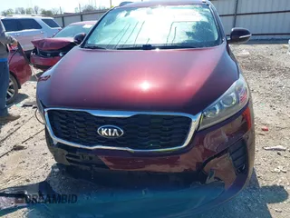 2019 Kia Sorento LX z VIN 5XYPG4A53KG442330, wystawiony jako IAAI lot #41979033 z przebiegiem 95 335 mil mil oraz . Historia ofert i sprzedaży dostępna na DreamBid. Obrazek 13.