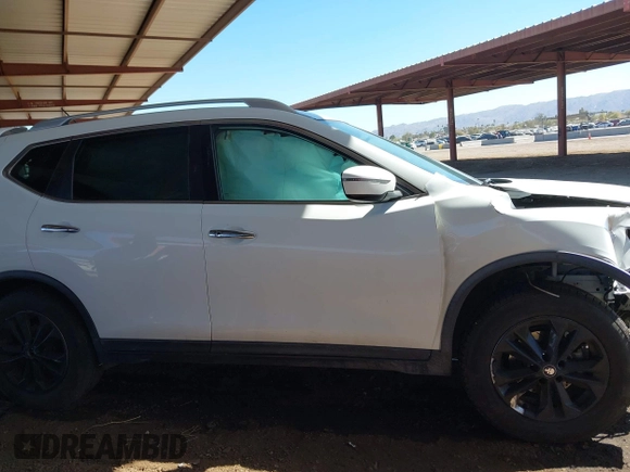 2016 Nissan Rogue SV with VIN KNMAT2MV0GP709770, listed as a IAAI auction lot 41676460 with 116,497 mi miles. Bid and sale history available at carsss.com. Image 13.