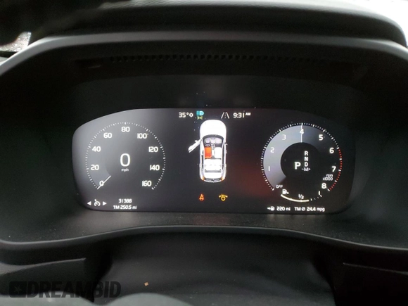 2019 Volvo XC40 R-Design with VIN YV4162UM3K2102750, listed as a Copart auction lot 51087625 with 31,388 mi miles and Clean title. Bid and sale history available at DreamBid. Image 9.