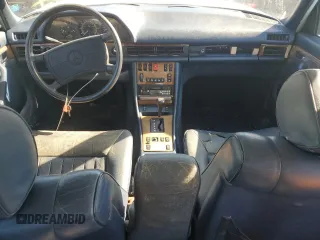 1986 Mercedes-Benz 560 with VIN WDBCA39DXGA247336, listed as a Copart auction lot 49280205 with 161,054 mi miles and Clean Title. Bid and sale history available at DreamBid. Image 8.