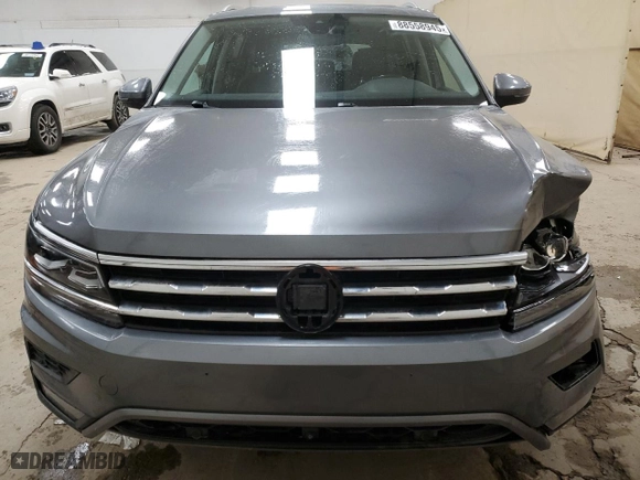 2018 Volkswagen Tiguan SEL Premium with VIN 3VV4B7AX9JM002703, listed as a Copart auction lot 88558945 with 133,817 mi miles and Clean Title. Bid and sale history available at carsss.com. Image 5.