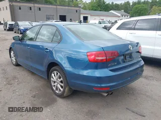 2015 Volkswagen Jetta SE with VIN 3VWD17AJ8FM287279, listed as a IAAI auction lot 42281931 with 140,651 mi miles and . Bid and sale history available at DreamBid. Image 3.
