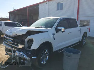 2023 Ford F-150 XL with VIN 1FTFW1E8XPFA58413, listed as a IAAI auction lot 40633171 with 92,438 mi miles. Bid and sale history available at carsss.com. Image 2.