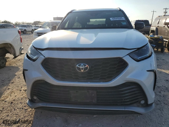 2022 Toyota Highlander XSE with VIN 5TDLZRAHXNS094971, listed as a Copart auction lot 42645505 with 116,021 mi miles and Salvage Title. Bid and sale history available at carsss.com. Image 5.