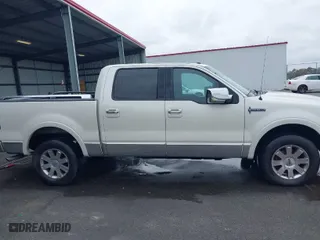 2006 Lincoln Mark LT with VIN 5LTPW18516FJ22601, listed as a IAAI auction lot 41819967 with 231,890 mi miles. Bid and sale history available at carsss.com. Image 13.