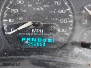 2002 Chevrolet Silverado 1500 LS with VIN 2GCEC19W421373480, listed as a IAAI auction lot 41740755 with 252,853 mi miles. Bid and sale history available at carsss.com. Image 7.