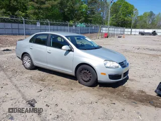 2010 Volkswagen Jetta S с VIN 3VWJZ7AJ9AM098256, выставлен на аукционе IAAI как лот 42048790 с пробегом 131 465 миль миль и . История ставок и продаж доступна на DreamBid. Изображение 1.