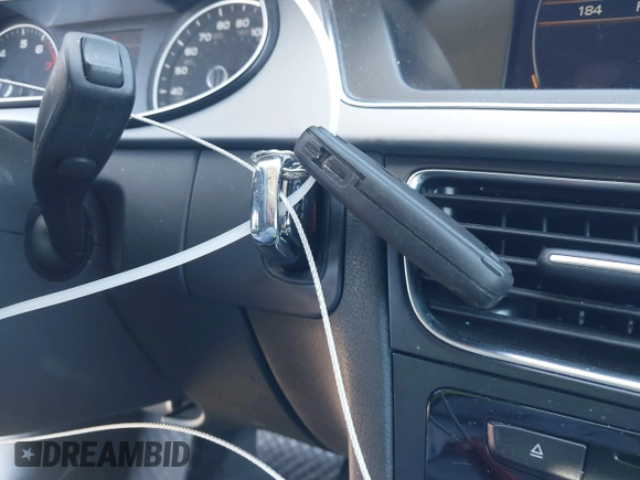 2013 Audi A4 Premium с VIN WAUBFAFL1DN029611, выставлен на аукционе IAAI как лот 41848838 с пробегом 79 640 миль миль и . История ставок и продаж доступна на DreamBid. Изображение 11.