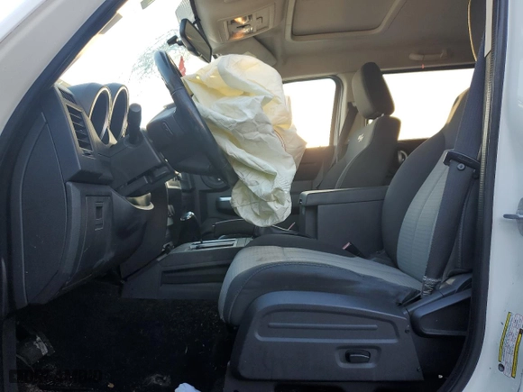 2007 Dodge Nitro R/T with VIN 1D8GU58637W630029, listed as a Copart auction lot 86052494 with 211,515 mi miles and Salvage Title. Bid and sale history available at carsss.com. Image 7.