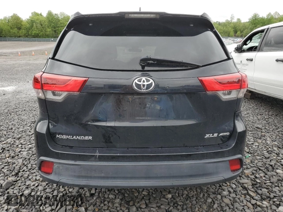 2019 Toyota Highlander SE z VIN 5TDJZRFH8KS613995, wystawiony jako Copart lot #57644135 z przebiegiem 110 326 mil mil oraz Szkoda całkowita • Salvage title. Historia ofert i sprzedaży dostępna na DreamBid. Obrazek 6.