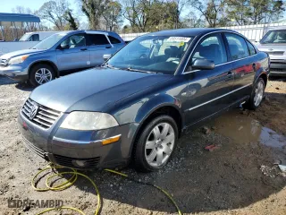 2002 Volkswagen Passat GLX with VIN WVWTH63B22P440401, listed as a Copart auction lot 80511804 with 142,772 mi miles and Salvage Title. Bid and sale history available at carsss.com. Image 1.