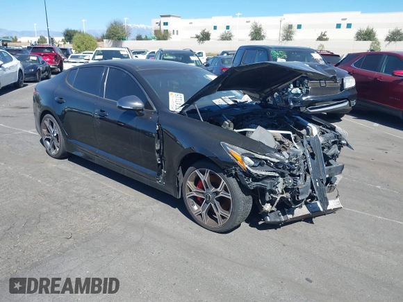2018 Kia Stinger GT2 with VIN KNAE55LC9J6016753, listed as a IAAI auction lot 41408216 with 117,268 mi miles. Bid and sale history available at carsss.com. Image 1.