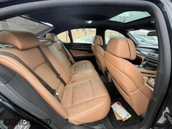 2012 BMW 7 Series 750i с VIN WBAKA8C5XCDX01120, выставлен на аукционе Copart как лот 47065425 с пробегом 71 313 миль миль и Списание • Salvage title. История ставок и продаж доступна на DreamBid. Изображение 6.
