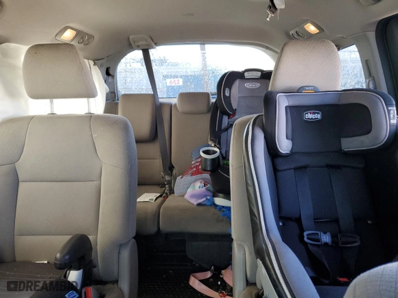 2016 Honda Odyssey SE with VIN 5FNRL5H39GB010435, listed as a Copart auction lot 48032595 with 141,955 mi miles and Salvage Title. Bid and sale history available at carsss.com. Image 10.