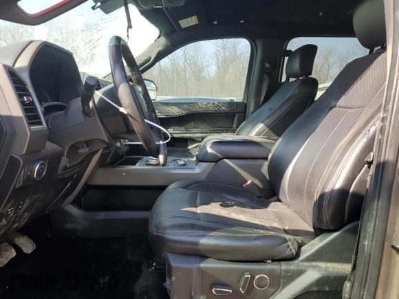2018 Ford Expedition Max XLT z VIN 1FMJK1JT7JEA30061, wystawiony jako Copart lot #48058575 z przebiegiem 99 189 mil mil oraz Szkoda całkowita • Salvage title. Historia ofert i sprzedaży dostępna na DreamBid. Obrazek 7.