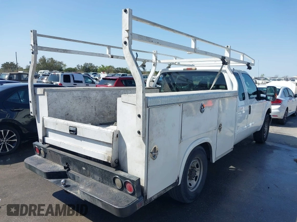 2015 Ford F-250 XL z VIN 1FD7X2A66FEC39519, wystawiony jako IAAI lot #41853743 z przebiegiem 232 244 mil mil oraz . Historia ofert i sprzedaży dostępna na DreamBid. Obrazek 4.