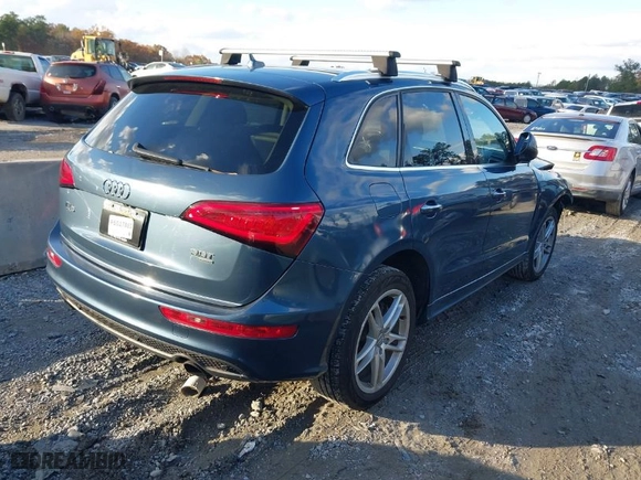 2015 Audi Q5 Premium Plus with VIN WA1DGAFP1FA006460, listed as a IAAI auction lot 40900762 with 121,611 mi miles. Bid and sale history available at carsss.com. Image 4.