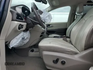 2018 Chrysler Pacifica Touring L with VIN 2C4RC1BG4JR204001, listed as a Copart auction lot 51656875 with 166,354 mi miles and Salvage Title. Bid and sale history available at DreamBid. Image 7.
