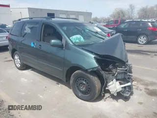 2005 Toyota Sienna XLE with VIN 5TDBA22C65S040922, listed as a IAAI auction lot 41988449 with 292,167 mi miles. Bid and sale history available at carsss.com. Image 1.