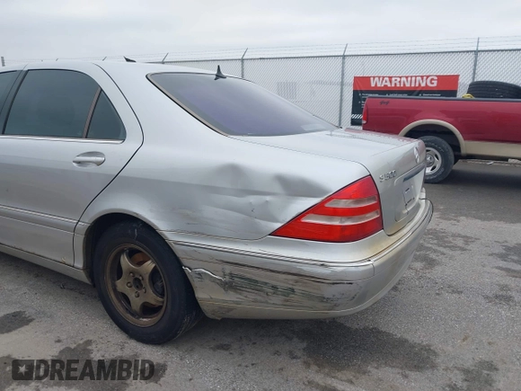 2002 Mercedes-Benz S-Class 5.0L with VIN WDBNG75J12A246997, listed as a IAAI auction lot 41566423 with 181,940 mi miles. Bid and sale history available at carsss.com. Image 6.