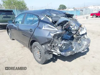 2024 Nissan Sentra S z VIN 3N1AB8BV1RY322769, wystawiony jako IAAI lot #41977736 z przebiegiem 5 112 mil mil oraz . Historia ofert i sprzedaży dostępna na DreamBid. Obrazek 3.