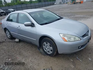 2005 Honda Accord LX z VIN 1HGCM56455L003847, wystawiony jako IAAI lot #42505166 z przebiegiem 62 817 mil mil oraz . Historia ofert i sprzedaży dostępna na DreamBid. Obrazek 1.